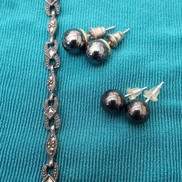 unknown Jewelry - Vintage Bracelet and 2 sets of Earrings